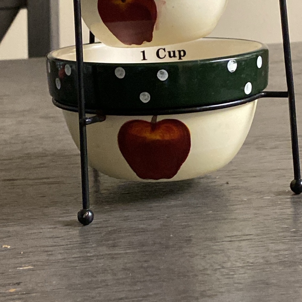 Ceramic Vintage Apple Design Measuring Cups with Stand - Picture 4 of 7